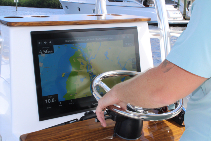 Gause 26 custom helm with 24 inch Garmin display